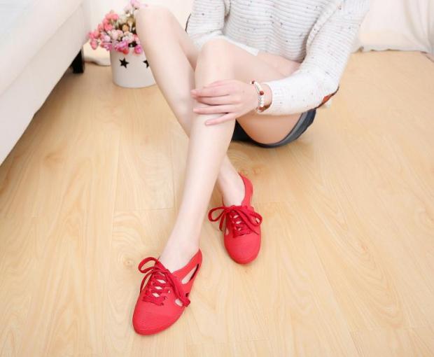 Mùa hè và mùa thu nữ nhựa Hàn Quốc nhựa phẳng dây đeo dưới Bao Đầu thể thao giản dị chạy bãi biển thấp để giúp duy nhất giày không thấm nước giày thể thao adidas nữ