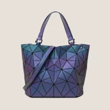 Демисезонная универсальная вместительная и большая сумка на одно плечо