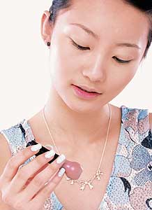 Chính hãng Iraq eyeliner 7 ml với một đầu mềm bút kẻ mắt siêu đen lâu dài không thấm nước và mồ hôi-proof là không nở và không tẩy trắng bút vẽ mắt