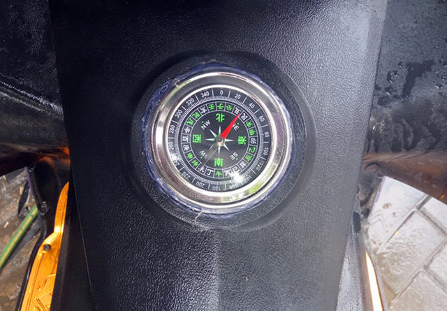 Hussar Electric Vehicle Modified Compass Fuel Tank Cover Decoration Compass Decoration Motorcycle Car Modification Accessories