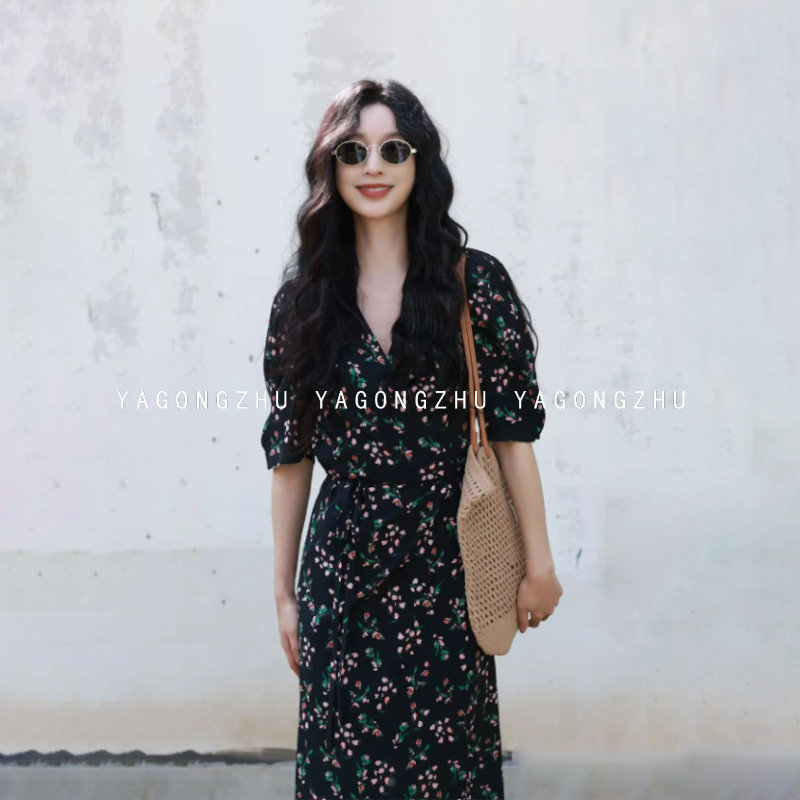 [Same Style as Zhang Li] Yagongzhu Black Floral Dress V-Neck Tea Break Dress High-End Long Dress for Women