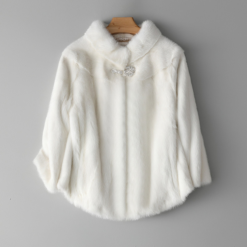 Anti-season special price young fashion mink coat lady whole mink short leather grass upright collar small ferret white coat