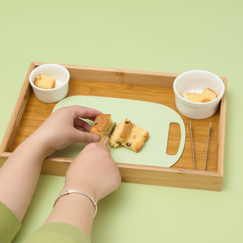 Meng's early teaching teaching aids to cut things and practice kindergarten men's and women's life self-care training suits 1-5 years old