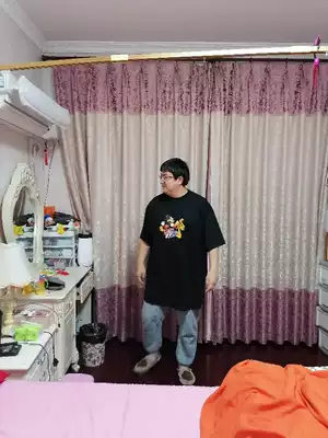 The effect of men's wear can be cut as a regular T-shirt.