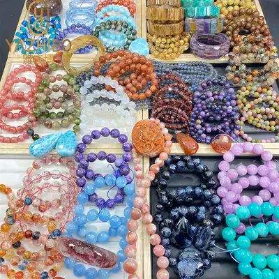 Sakura Super Seven Tourmaline Peter Golden Yun Stone Color Ghost Blue Moonlight Sea Blue Treasure Salt Source Titanium Hair Agate Jing Female Hand