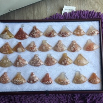 Spike Yazibo natural Madagascar cherry blossom agate shell pendant Jade female live studio to pick up leakage