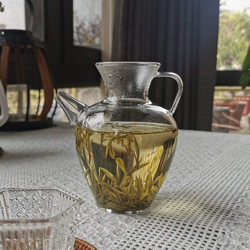 Heat-resistant thickened glass fair cup large with tea leak one Japanese-style tea dispenser green tea fair teapot tea sea