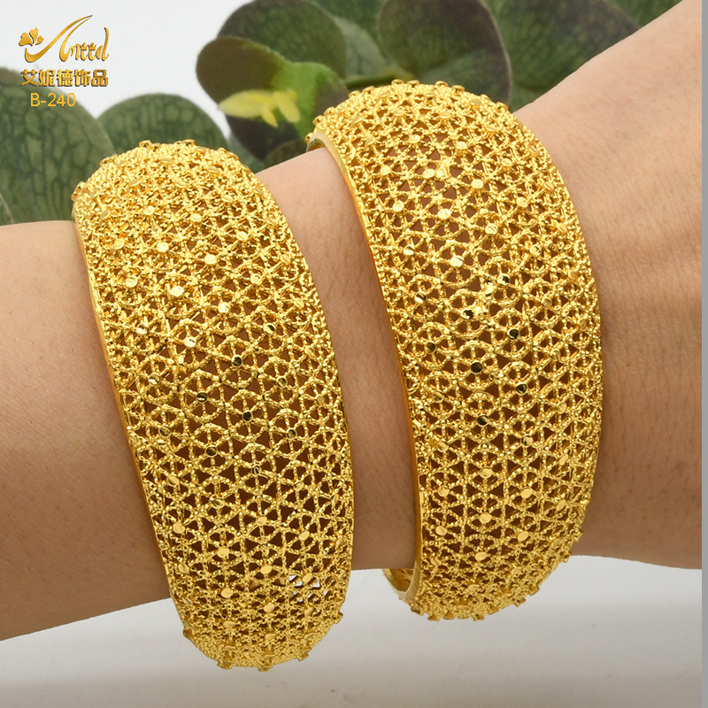 Dubai Women's 24K Gold-Plated Hollow Half-Open C-Shaped Bracelet Indian Nigerian Vietnamese Wedding Sand Gold
