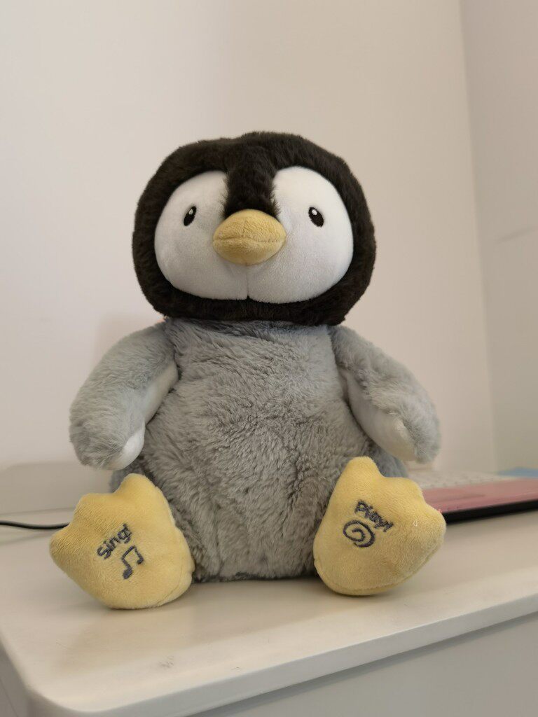 GUND flying kiss penguin Testat maintenance keys no motionless No music No action can be repaired