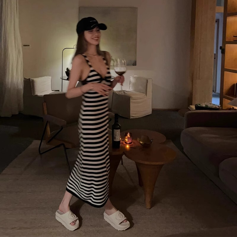 High-End Striped Backless Suspender Dress for Summer, Southeast Asian Seaside Vacation, V-Neck Sexy Slim-Fit Beach Dress