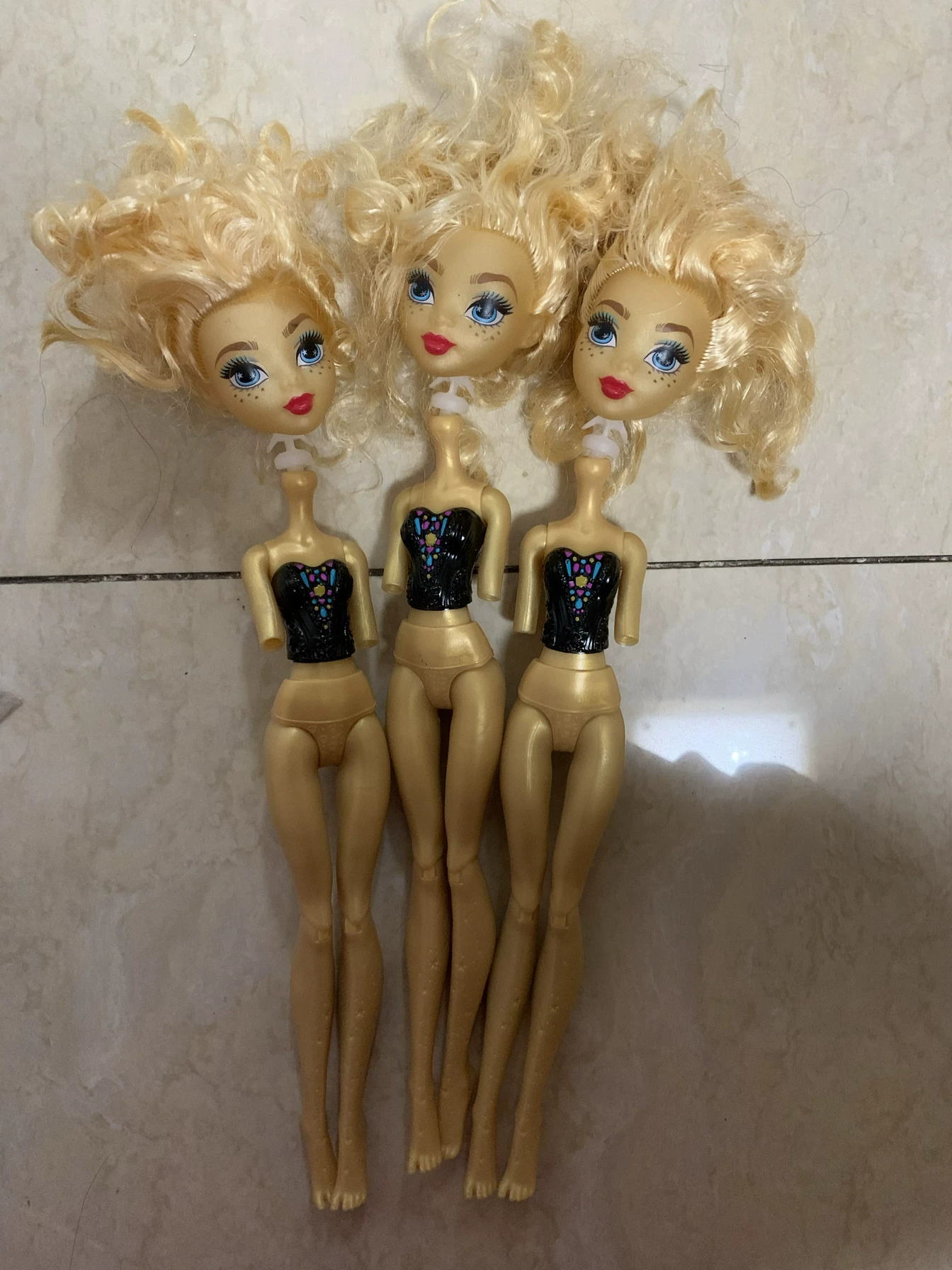Набор туловищ для кукол (Monster High) в ассортименте — прозрачные и цветные запасные тела, разные образы