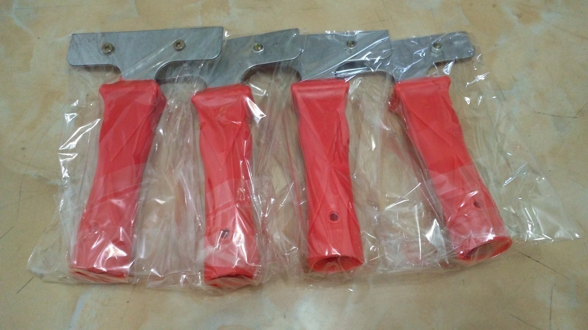 Multifunctional shovel cleaning knife floor glass cleaning tool short handle red blade cleaning oil shovel gray