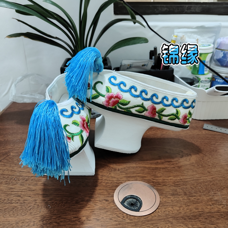 1. Retro Style Palace Embroidered Flower Pot-Soled Shoes, Chinese Traditional Craft Characteristic Women's Shoes, Ethnic Style Embroidered Shoes