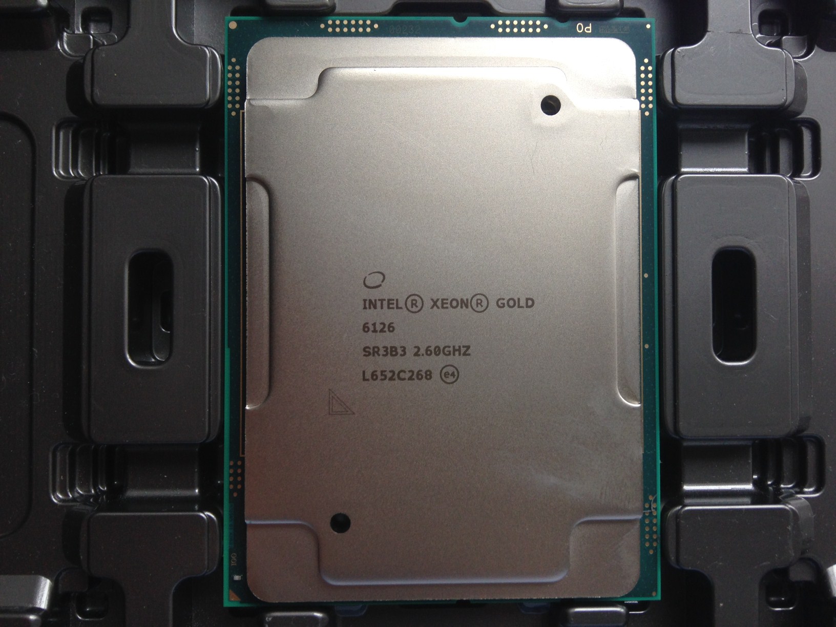 Intel Xeon Gold Gold 6126 LGA3647 interface 12 core 24 thread 2 6GHz CPU