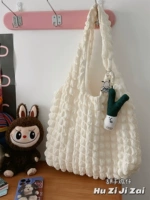 Большая сумка на плече с зеленым луком