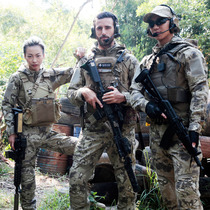 Chief new CS live chicken frog suit army camouflage tactical suit suit training suit trousers parent-child send knee pads