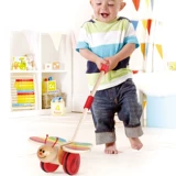 Hape Коляска для раннего возраста, ходунки с бабочкой, детская игра на толкание пальцев для младенца, игрушка, 1 лет