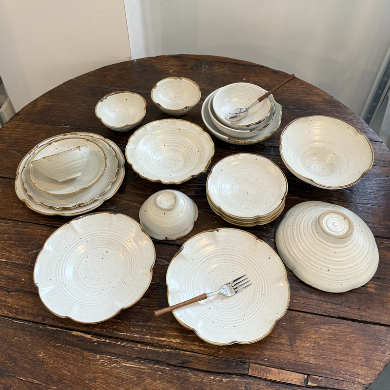 Sunflower Series Bowls and Plates by Man Life Boss Lady, Household Tableware Set for Guesthouses, Restaurants, and Small Taverns, High-End