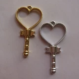 Маленькая любовь пустого рамки волшебные ключи для защиты золотого металла DIY Crystal UV -тикания Производители прямые продажи