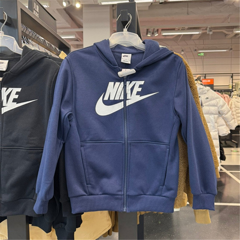 Nike Youth Sports Jacket with Large Hook Hood and Fleece Lining for Warmth Fd2990-410-657 Nike Youth Sports Jacket with Large Hook Hood and Fleece Lining for Warmth Fd2990-410-657