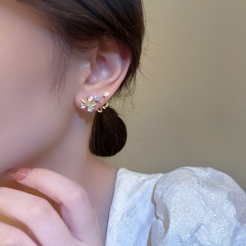 Outleys Official Site Discount Clear Clear to pick up small fresh romantic cherry blossom eyestone ear pieces