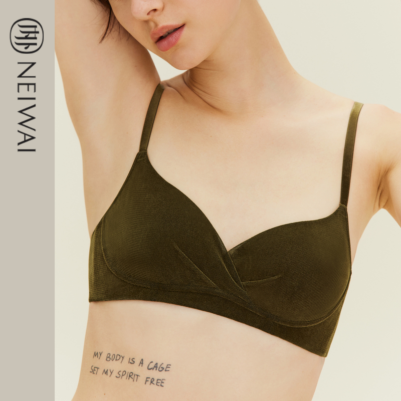 (overvalued) NEIWAI inside and outside 5 8 cups folds with chest cushion lingerie woman thin and large chest for small pure color Christmas