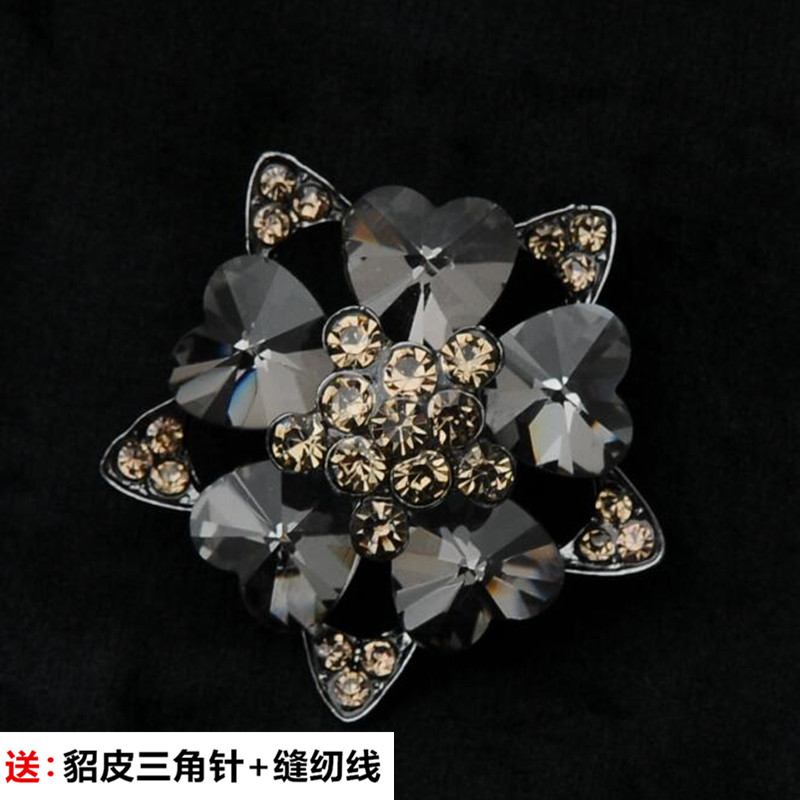 Mink mink leather buckle pentagonal button fur cashmere sleeve chain cufflink fur crystal jewelry accessories water hole buckle 40mm