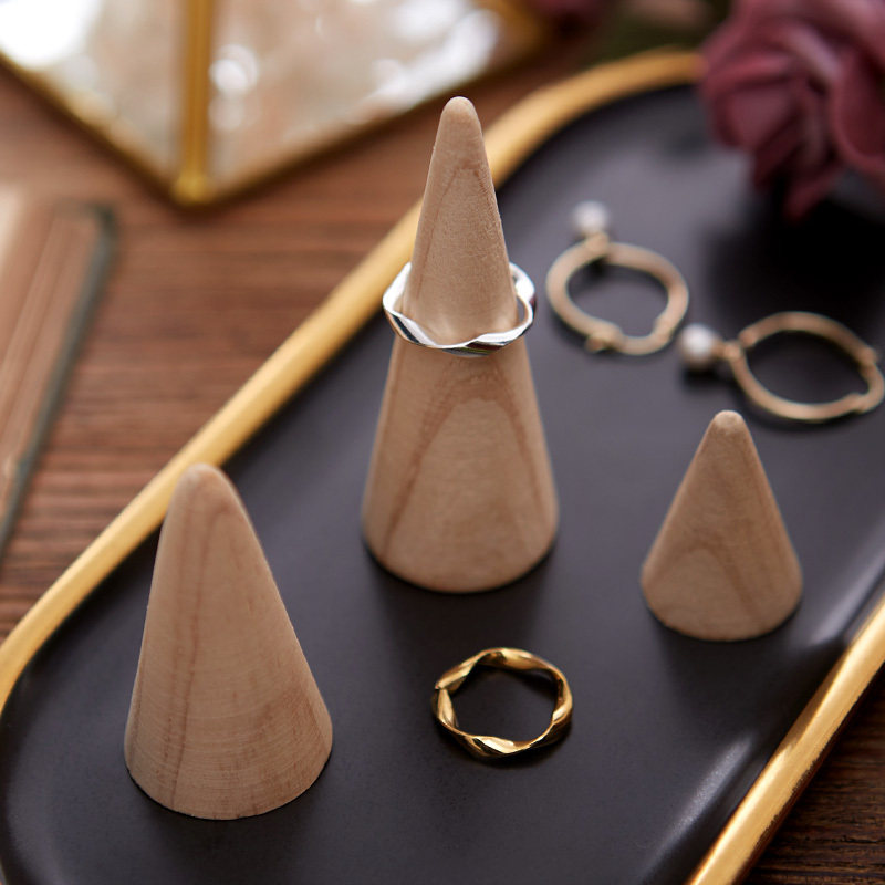 Solid Wood Cone Pyramid Jewellery Earrings Ring Photography Pendulum shooting Photographed Props Background Pendulum ornaments