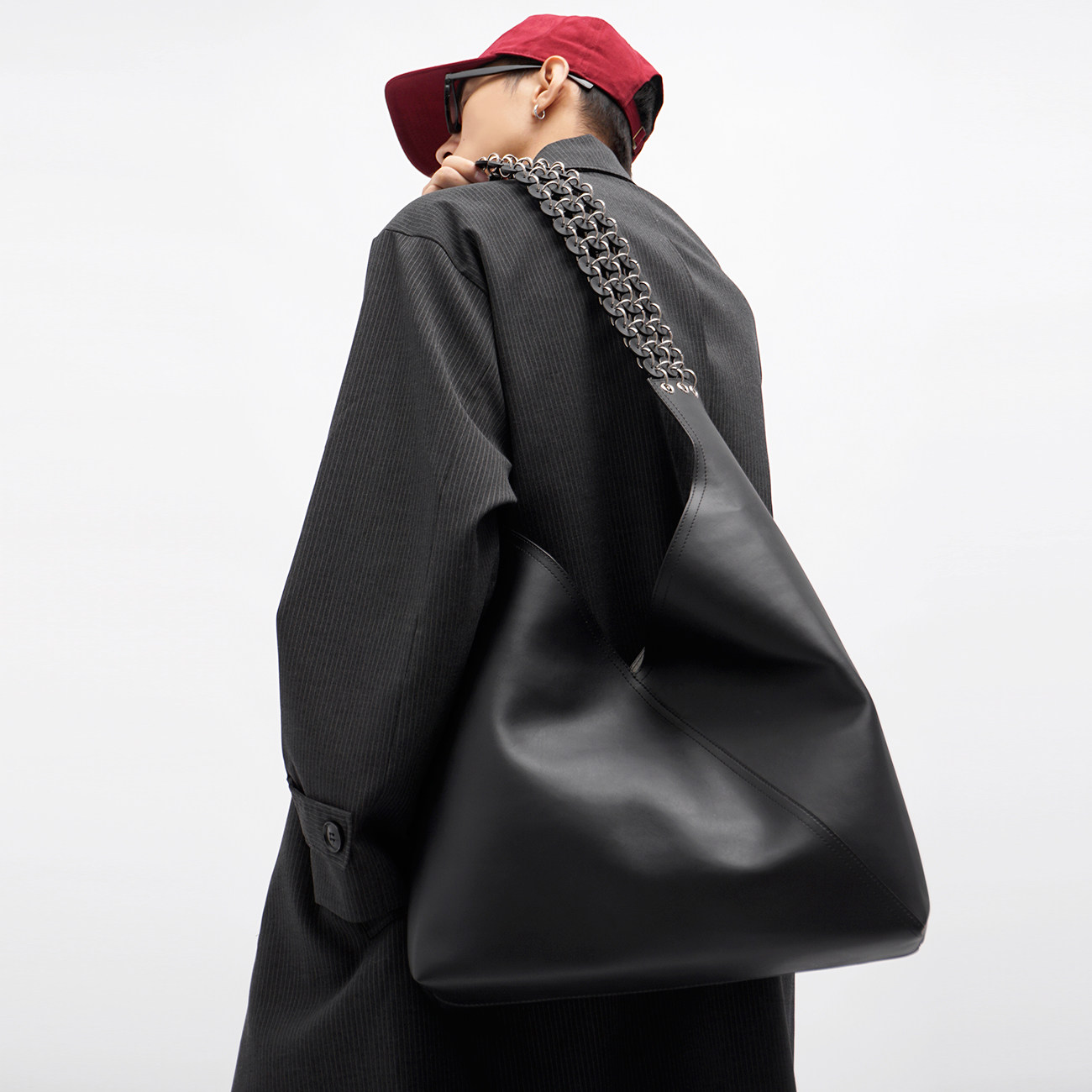 2022 new big autumn winter pocket capacity package original small crowddesigner men's single shoulder inclined satchel chain