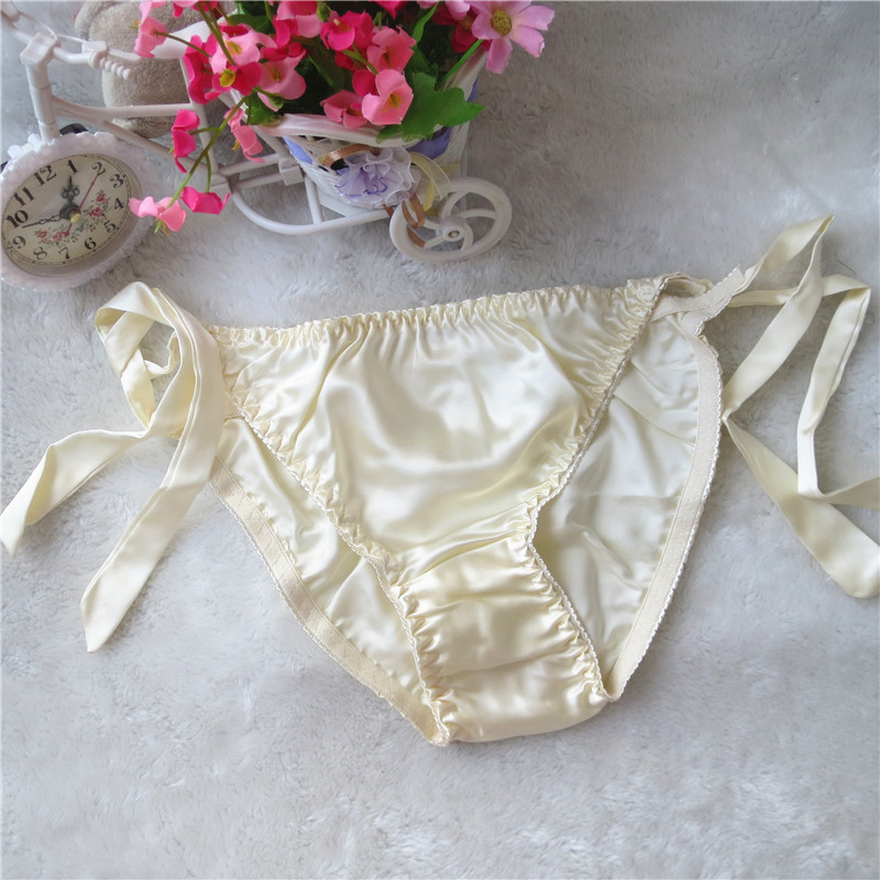 Hai người phụ nữ và đồ lót lụa Quần lót lụa thoải mái với quần bikini eo thấp gợi cảm quần xì nữ
