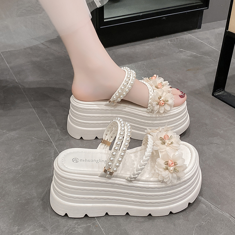 Thick-Soled Pearl Slippers for Women, Fashionable for Outdoor Wear, 2026 Summer New Style, Height-Increasing 8cm, Rhinestone Flower Platform Sandals