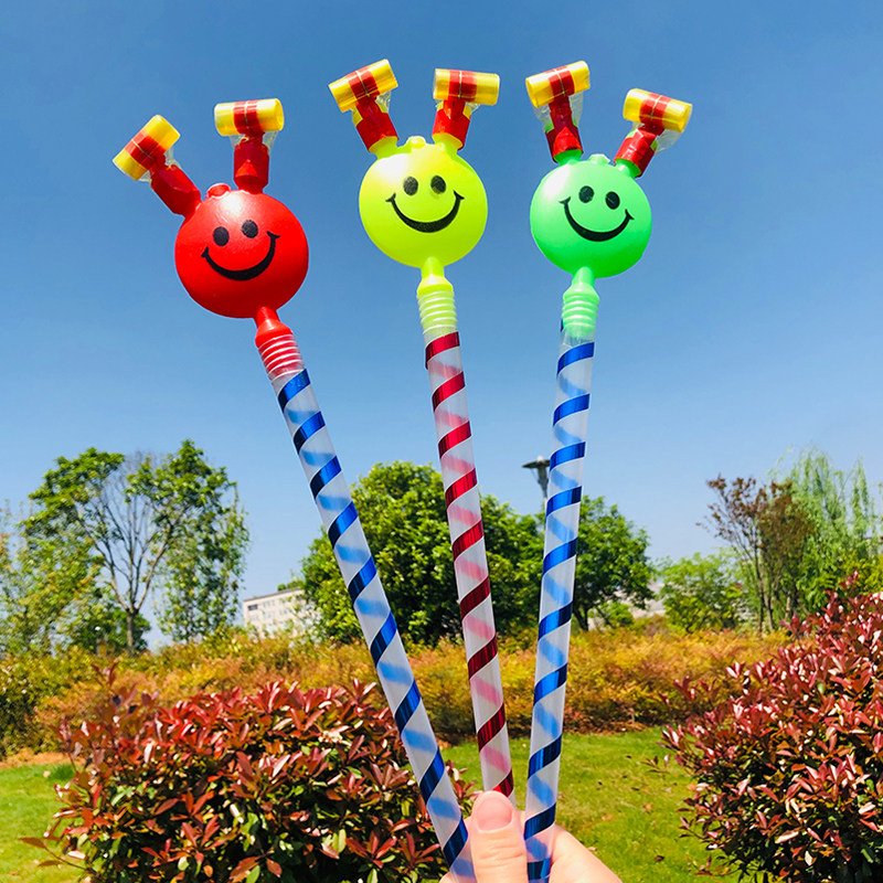 Micro-business sweep code net red push activity drainage small gifts large smiley face blowing roll blowing dragon whistle June 1 gift