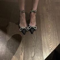 Jumei self-retained super A version ~ net red rhinestone bow fine-heeled buns sandals ins socialite pointed high heels