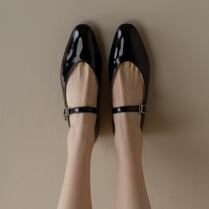 Giant and comfortable~ Japanese retro V-mouth flat college Mary Jane shoes soft bottom small round toe single shoes grandma shoes women