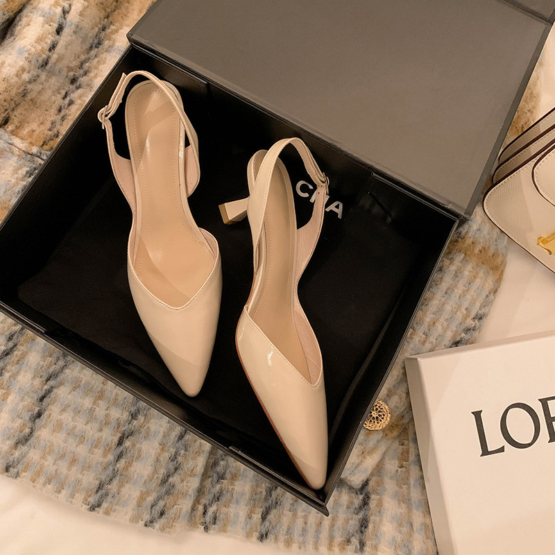 Huge good to wear Korean off-white patent leather fashion V-mouth stiletto toe sandals in low-heeled pointed toe shoes women