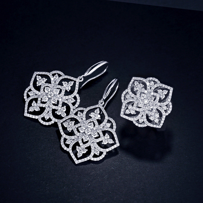 Zhongtan famous watch diamond garden ear needle female counter diamond group full of diamonds 18K fashion earrings marriage proposal