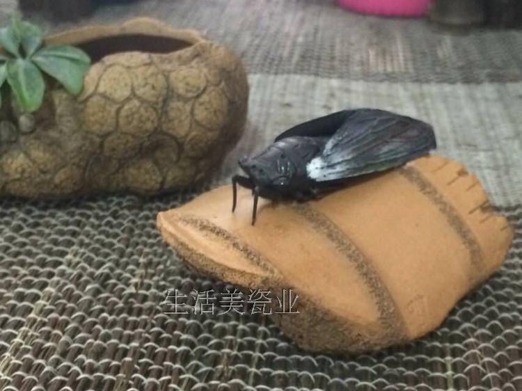 Yixing purple sand cicada pet ornaments simulation tea play handmade tea pet tea tray ornaments Know the contentment of common pleasure gifts