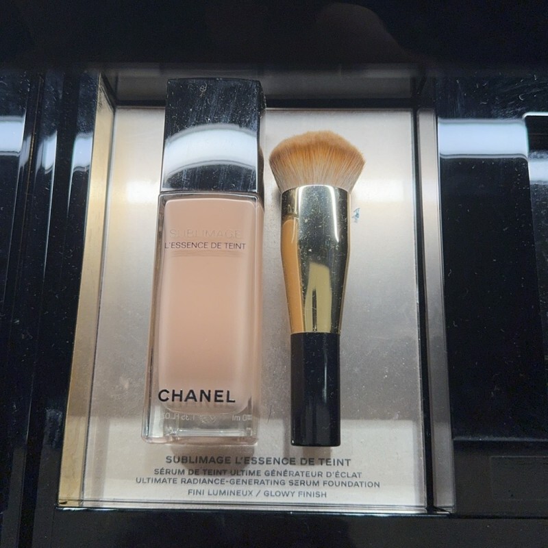 Japanese Purchasing Agent Direct Mail Chanel Sublimage Gold Brick Foundation 40ml with Brush