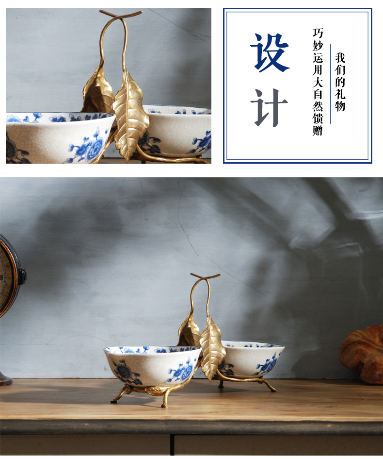 The New Chinese blue and white porcelain with copper fruit bowl dried fruit bowl sitting room home furnishing articles fruit dish of American creative move ceramics