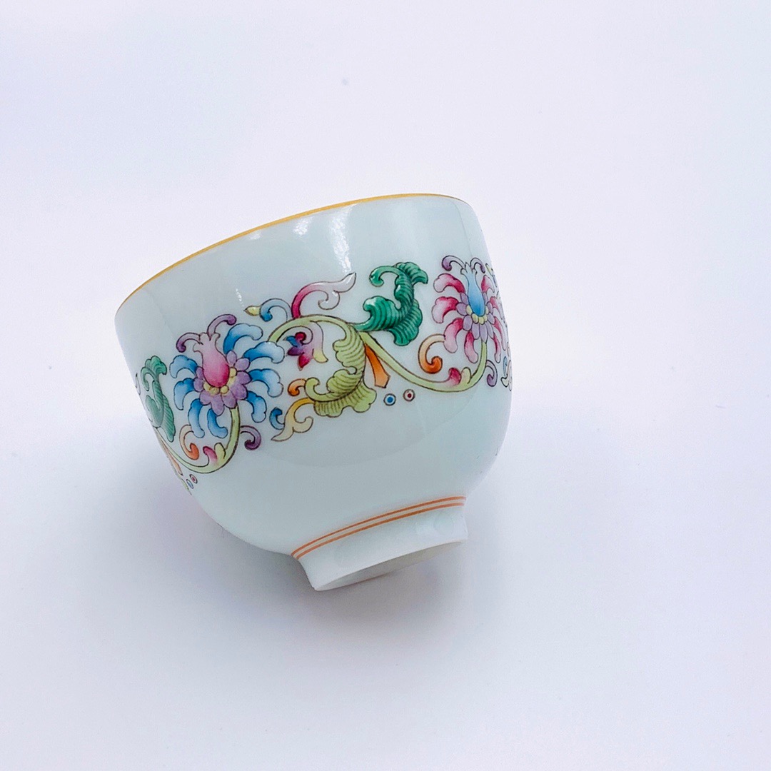 Jue kiln enamel color tangled branches lotus pattern straight mouth small tea cup smelling incense cup wine cup pattern (Huayixuan)
