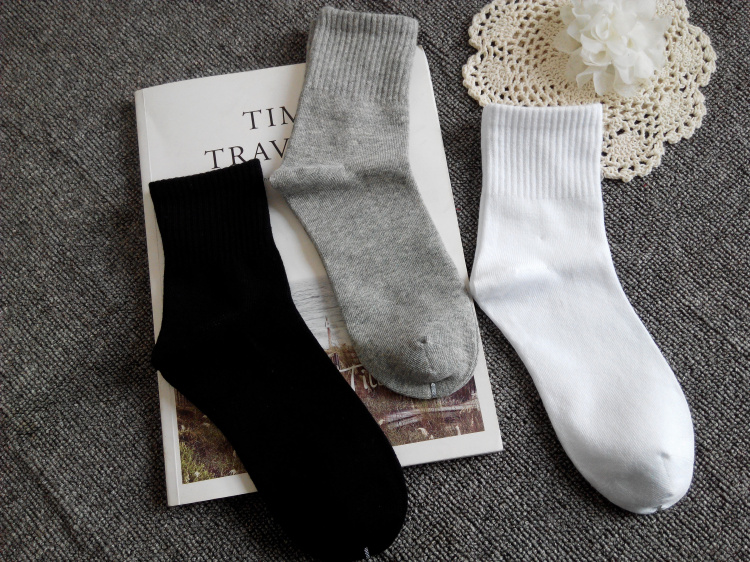 Xuất khẩu tất nam và nữ vớ cotton trong ống chải bông không hôi thối chân khử mùi đen trắng vớ không xương tất bông dài đến gối