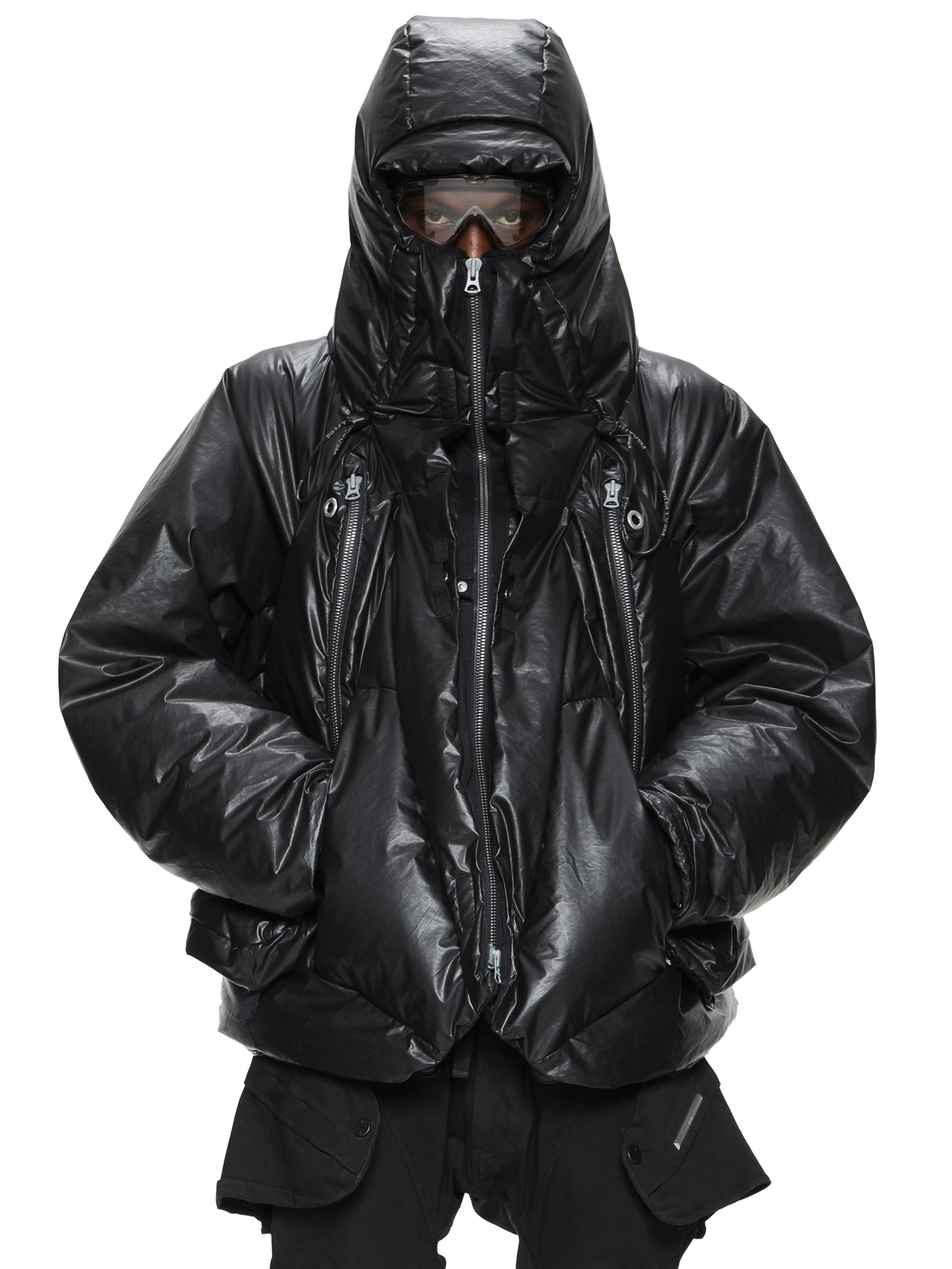 HAMCUS THE ZERGING MANTA CARGO down JACKET BK