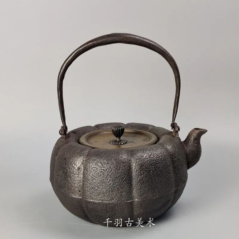 日本進口龍文堂鐵壺明治時期鑄鐵茶壺安之介造饕餮紋鐵壺千羽工坊鐵壺