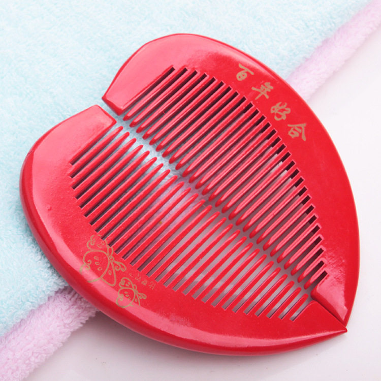 Wedding with a pair of wedding gifts Wedding Red Combi with a wedding red comb Festive Red Comb with a comfy comb back