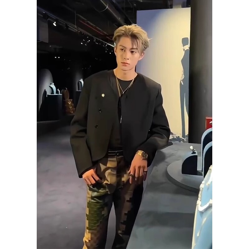 New Chinese-Style Chanel-Inspired Fashion Simple Collarless Pearl Button Design Short Jacket Men's Jacket Similar to Jackson Wang's Style New Chinese-Style Chanel-Inspired Fashion Simple Collarless Pearl Button Design Short Jacket Men's Jacket Similar to Jackson Wang's Style
