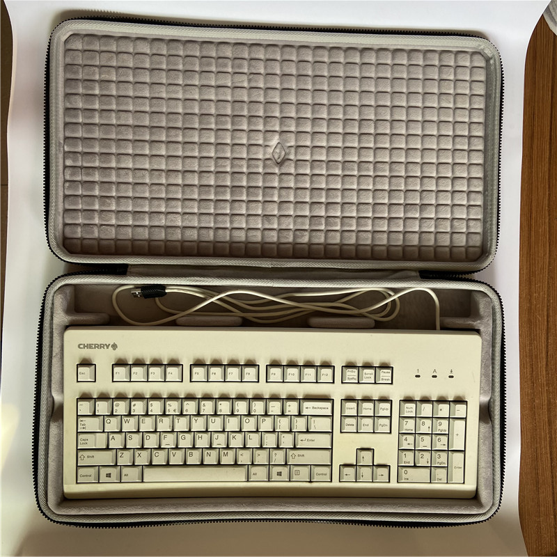 Cherry Cherry G80 - 3000 3494 mechanical keyboard to protect hard case pack box