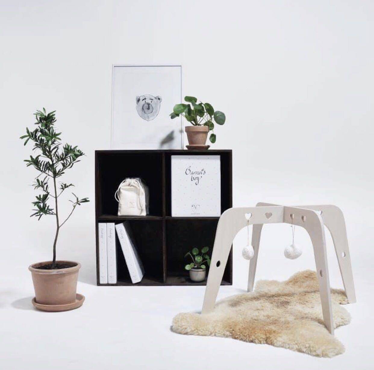 Customized ins baby gym stand U-shaped solid wood gym puzzle toys