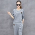 Trang phục thể thao mùa xuân và thu đông của phụ nữ trung niên 2017 thời trang mới hai mảnh thủy triều 40 tuổi 50 mẹ mặc quần áo mùa thu đồ ngủ trung niên Quần áo của mẹ