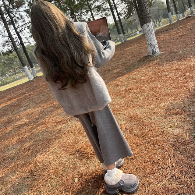 Women's Snow Boots with Plush Lining, Thickened for Winter, New Thick-Soled Height-Increasing Cotton Shoes 2025, Outdoor Non-Slip Fashionable Women's Short Boots