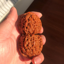 Already coated with unicorn pattern Wang Yong’s official hat selected old tree ornaments walnuts rounded short piles natural jade and thick ribs